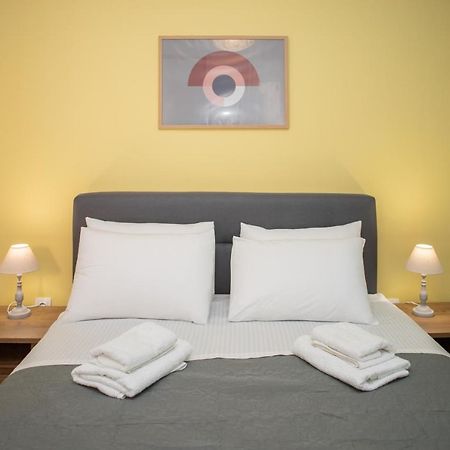 Santa Marina Apartment Янина Екстериор снимка