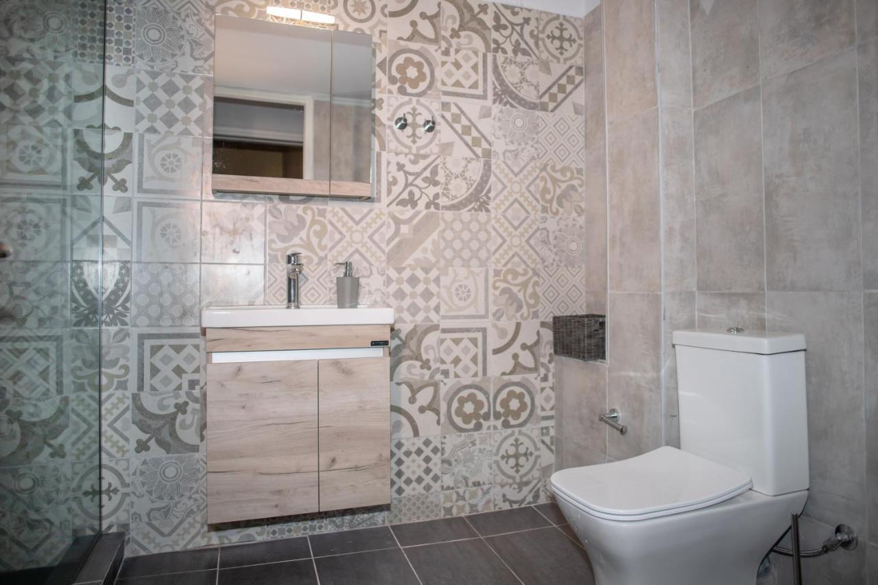 Santa Marina Apartment Янина Екстериор снимка