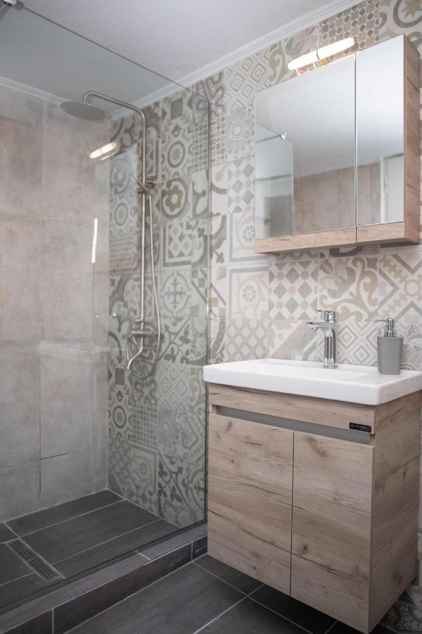 Santa Marina Apartment Янина Екстериор снимка